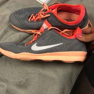 Nike Zoom Fit Sneakers